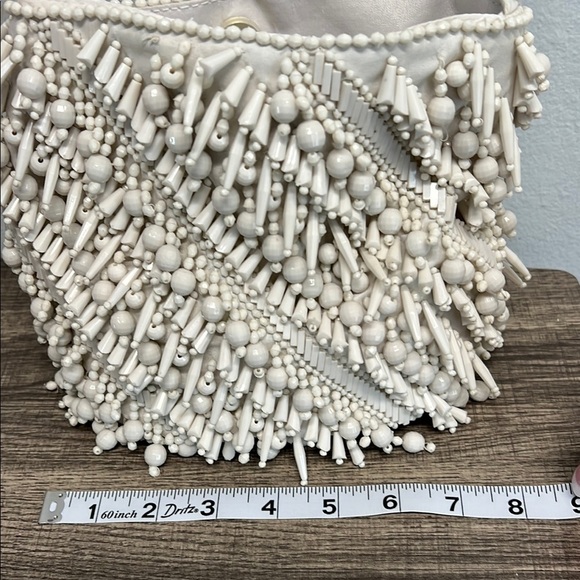 Antik Kraft White ✨🤍 Beaded Shoulder Bag with Fringe - Picture 3 of 9